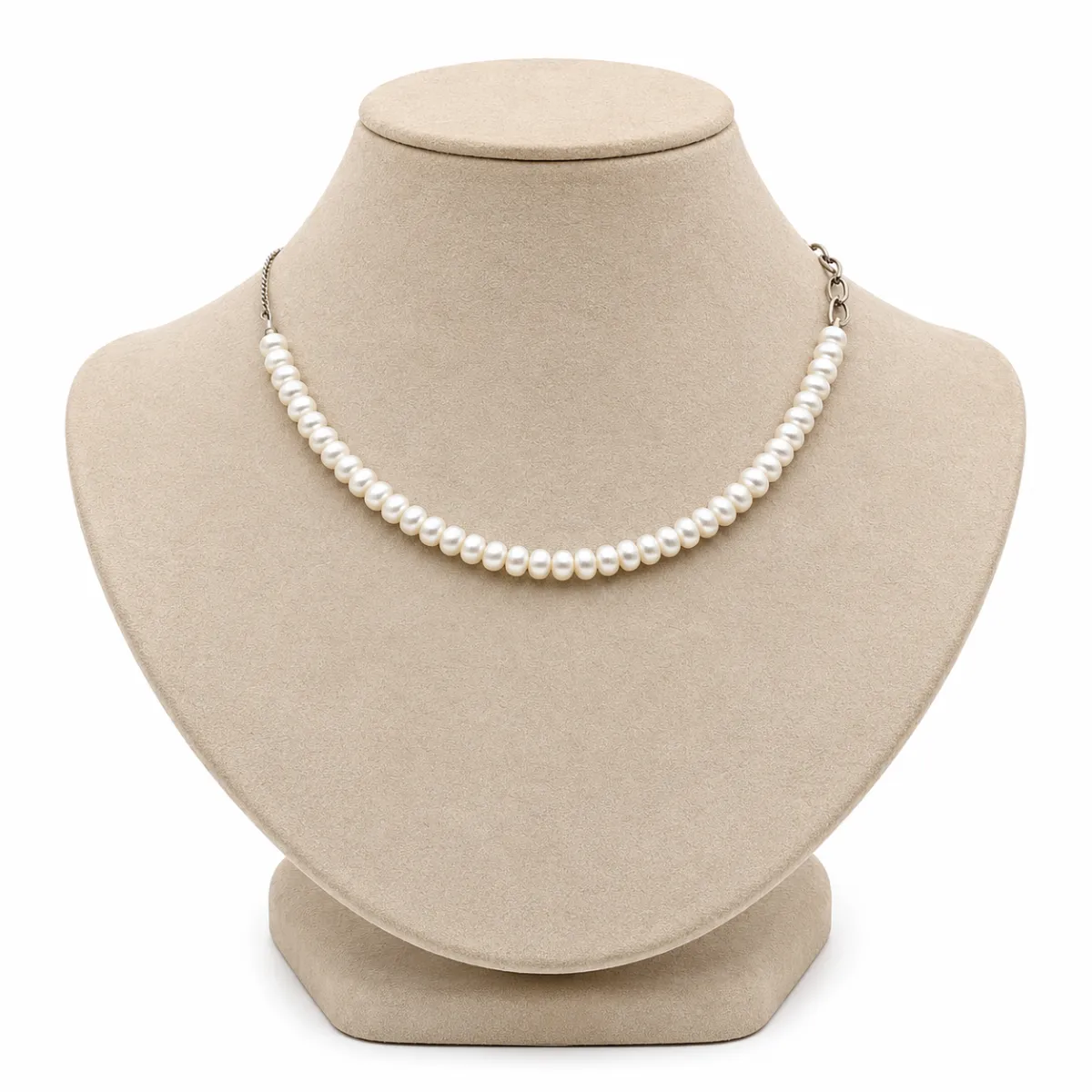 Necklace pearl