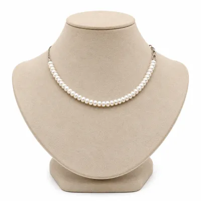 Necklace pearl